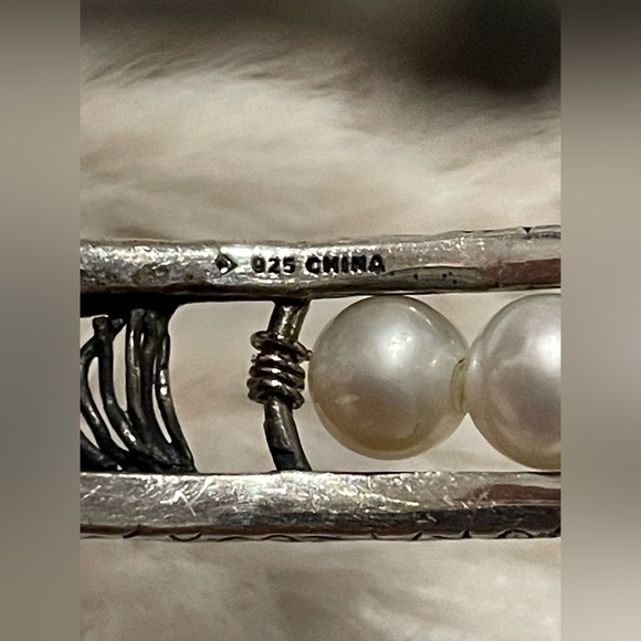 Silpada 925 Sterling Silver Cuff Bracelet surrounded  with Pearls - Picture 3 of 7